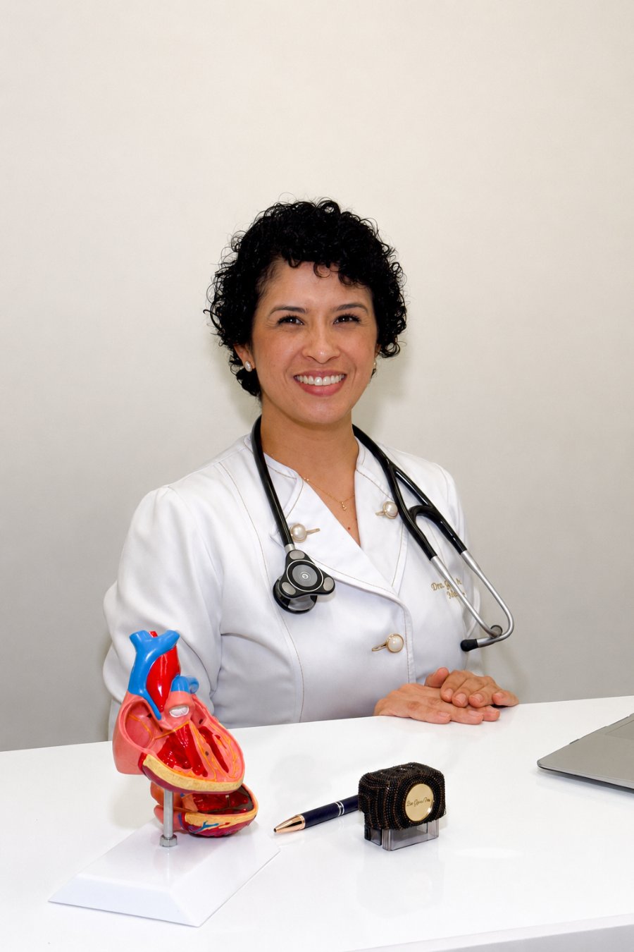 Dra. Geisa Pires, cardiologista